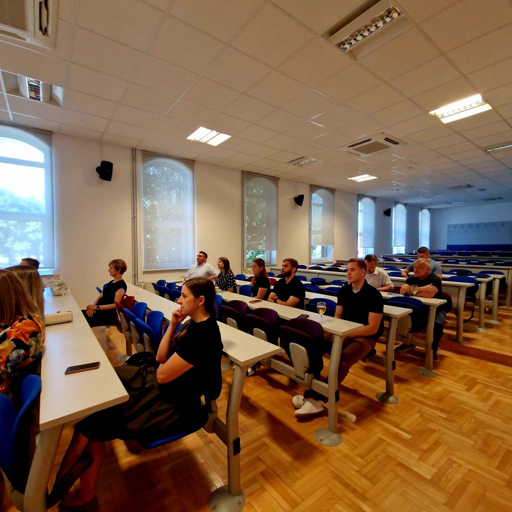 U članku3